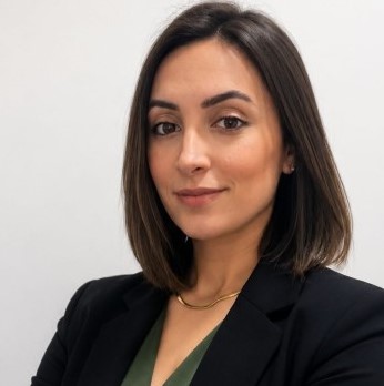 Yane Caroline Headshot